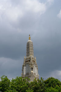 Wat arun ratchawararam in bangkok, thailand 