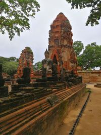 Old ruins of building against sky