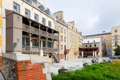 Historic 17th century buildings on place de paris seen in the petit-champlain sector in summer