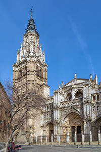 Primate cathedral of saint mary of toledo is a roman catholic cathedral in toledo, spain