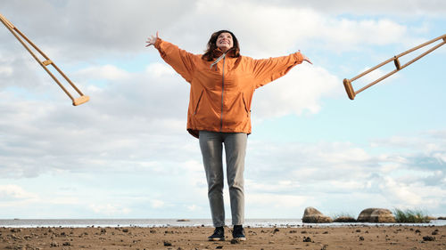 A woman experiences pain while walking because of a leg injury