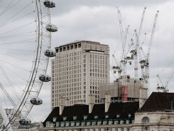 London eye view on a cloudy day. building under construction