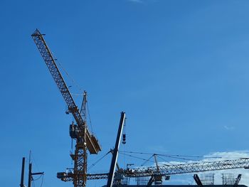 crane - construction machinery