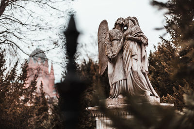 Statue of angel sculpture