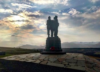 Statue against sky