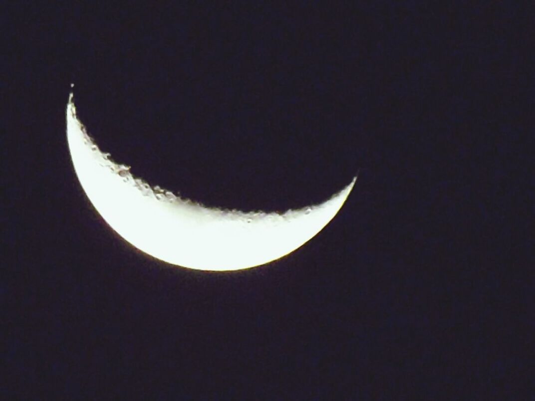 moon, night, beauty in nature, astronomy, scenics, sky, tranquility, tranquil scene, low angle view, copy space, full moon, nature, dark, planetary moon, majestic, idyllic, space exploration, moon surface, circle, moonlight