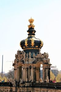Statue of historic building against clear sky