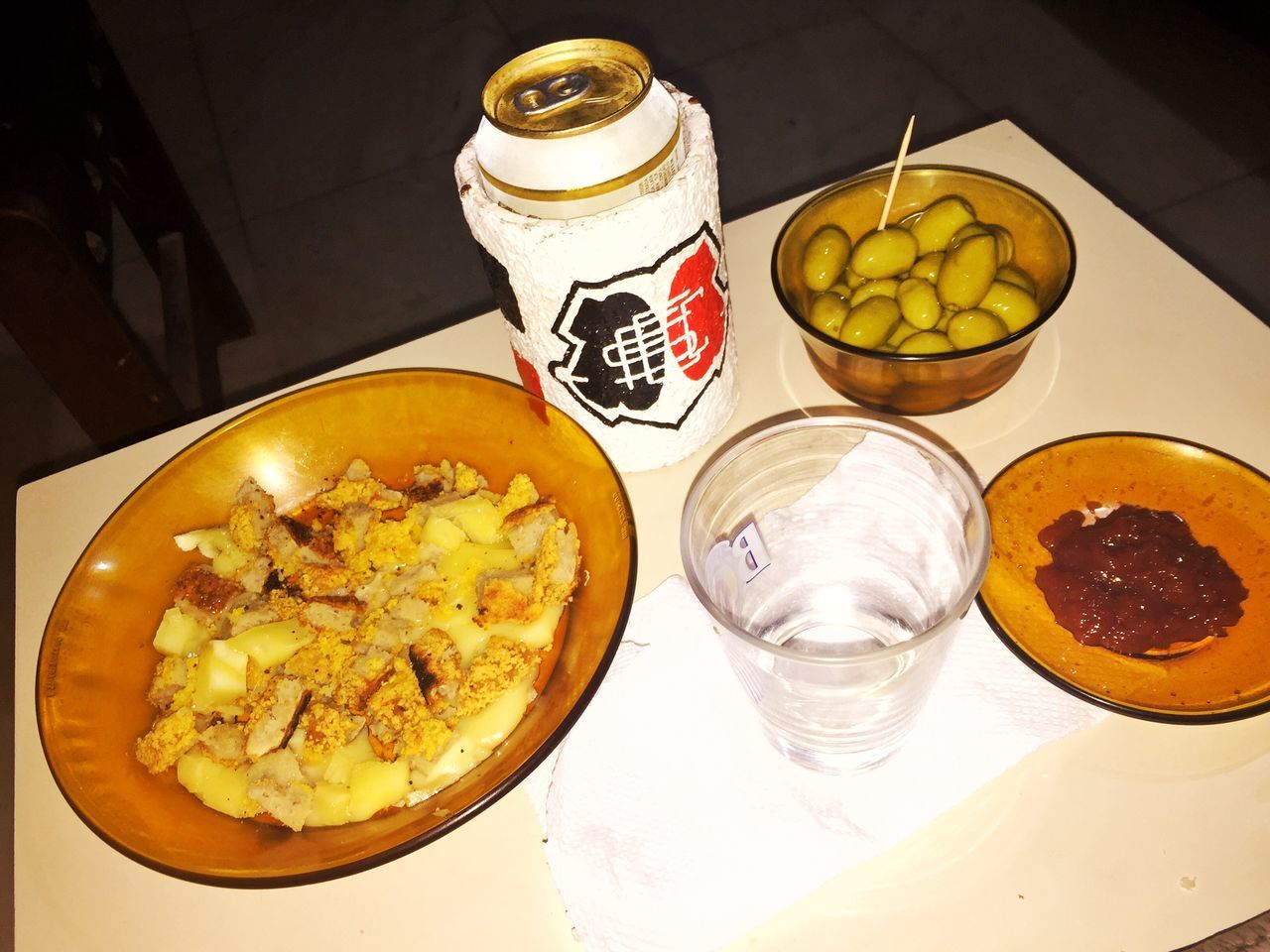 HIGH ANGLE VIEW OF FRUITS IN BOWL ON TABLE