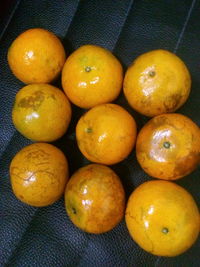 Close-up of oranges