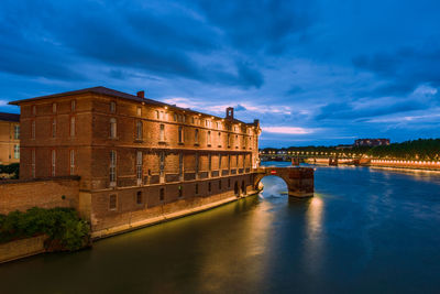 Panorama of the garonne river in toulouse from the pont neuf at dusk