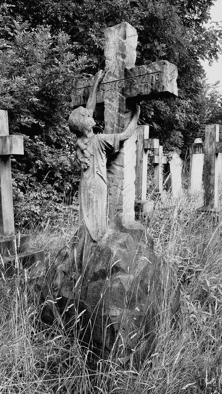 VIEW OF ANGEL STATUE