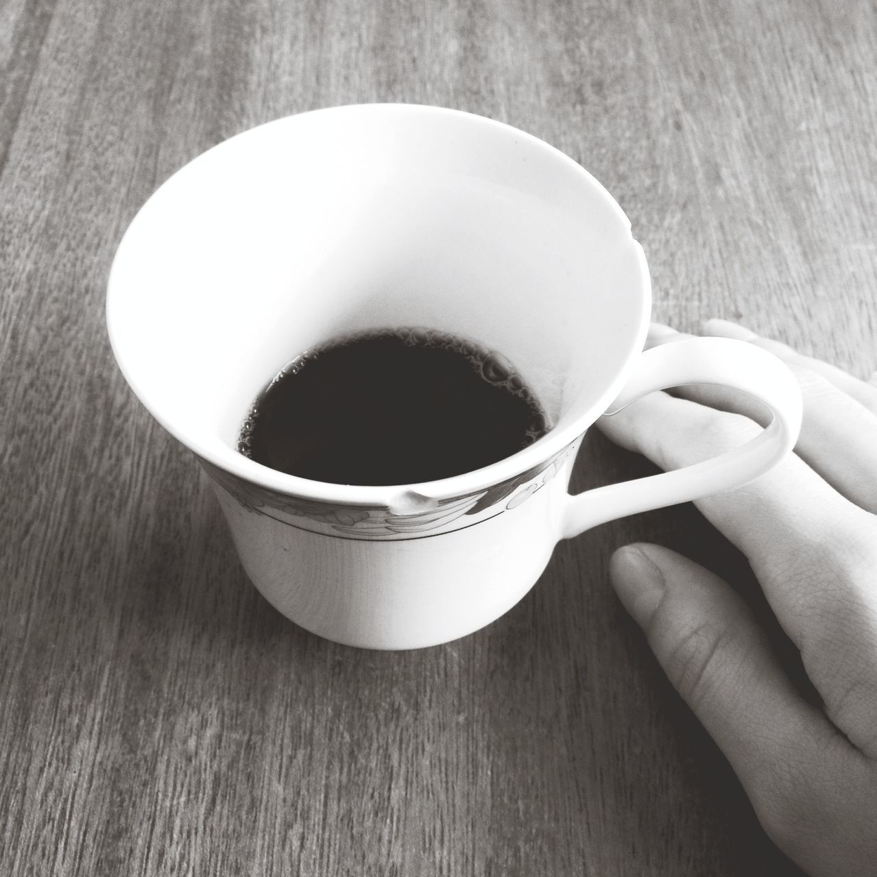 drink, coffee cup, food and drink, refreshment, coffee - drink, indoors, cup, table, freshness, still life, saucer, coffee, high angle view, tea cup, spoon, directly above, close-up, beverage, healthy eating, tea