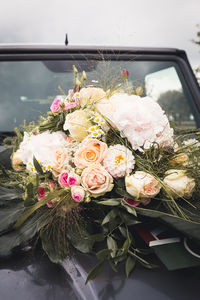Close-up of bouquet of roses in vase