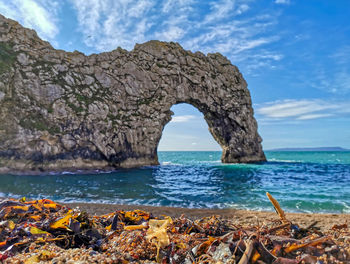 Sun and blue skies at durdle door