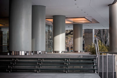 Illuminated escalator