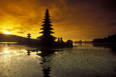 Pura ulu danu temple during sunset