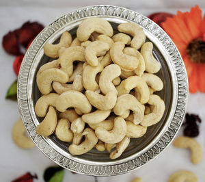 Close-up of cashews in bowl on table