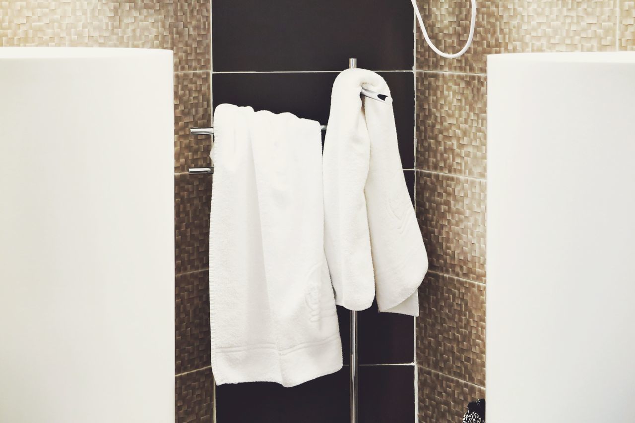 CLOSE-UP OF CLOTHES DRYING