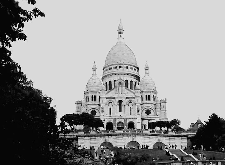 architecture, building exterior, dome, tree, city, travel, travel destinations, sky, built structure, low angle view, outdoors, place of worship, no people, day, cultures