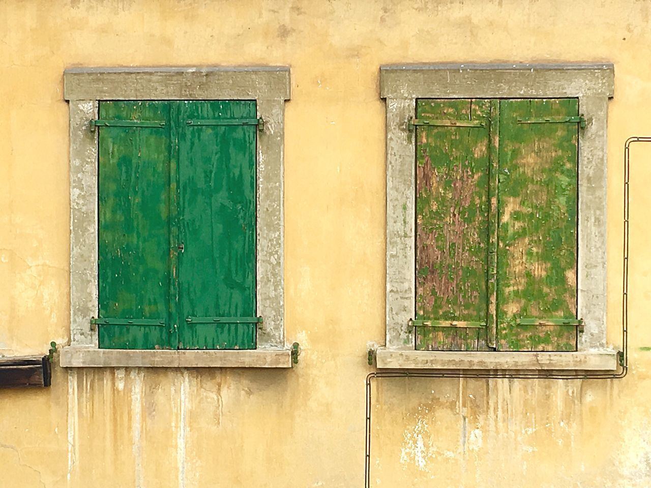 GREEN DOOR OF BUILDING