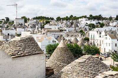 Trulli house in alberobello, apulia, italy