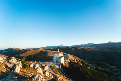 Chiesa di santa maria della pietà in calascio, abruzzo