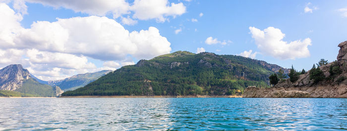 Beautiful landscape with lake with azure water. panoramic view of taurus mountain canyon, turkey