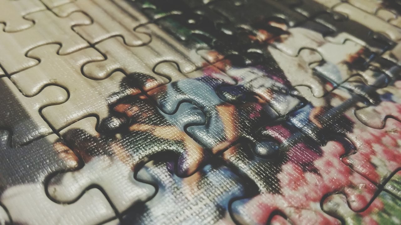 indoors, high angle view, close-up, metal, pattern, full frame, metallic, backgrounds, still life, textured, no people, selective focus, day, focus on foreground, design, water, table, wet, glass - material