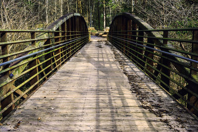 Footbridge leading to bridge