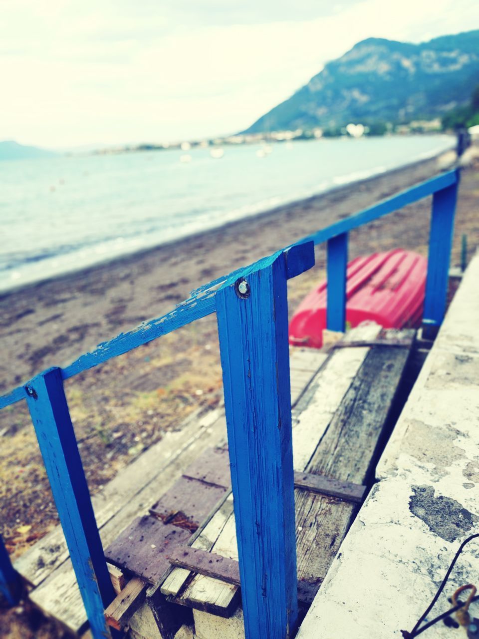 SCENIC VIEW OF SEA AGAINST BLUE SKY