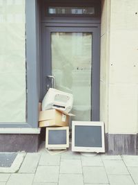 Telephone booth