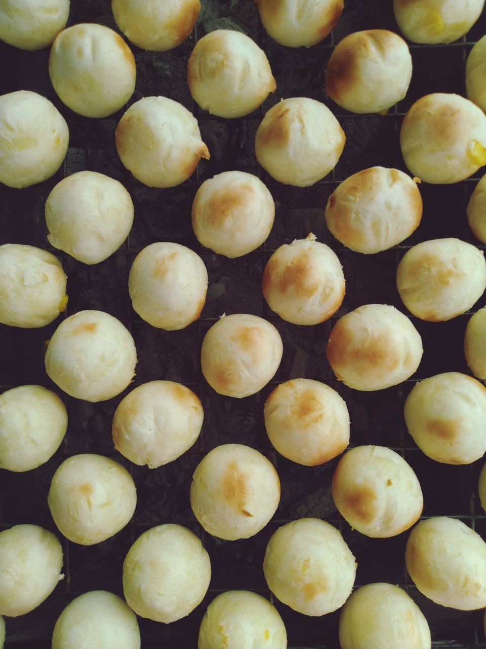 FULL FRAME SHOT OF POTATOES