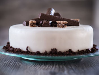 Close-up of chocolate cake in plate on table