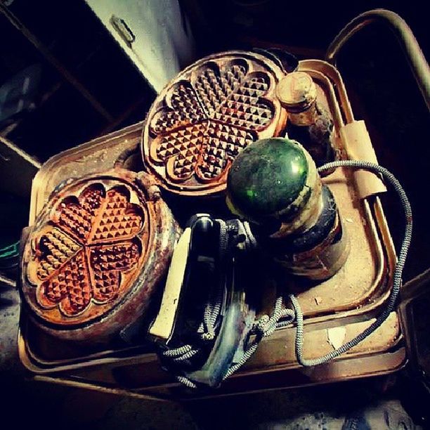 indoors, close-up, still life, high angle view, no people, table, old-fashioned, day, metal, antique, old, hanging, basket, variation, retro styled, art and craft, decoration, art