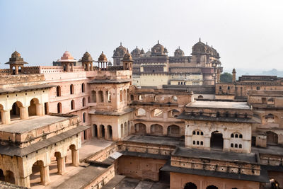 Beautiful view of orchha palace fort, raja mahal and chaturbhuj temple from jahangir mahal, orchha