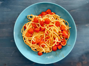 Close-up of noodles in bowl on table