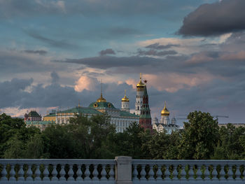 Spasskaya tower against cloudy sky