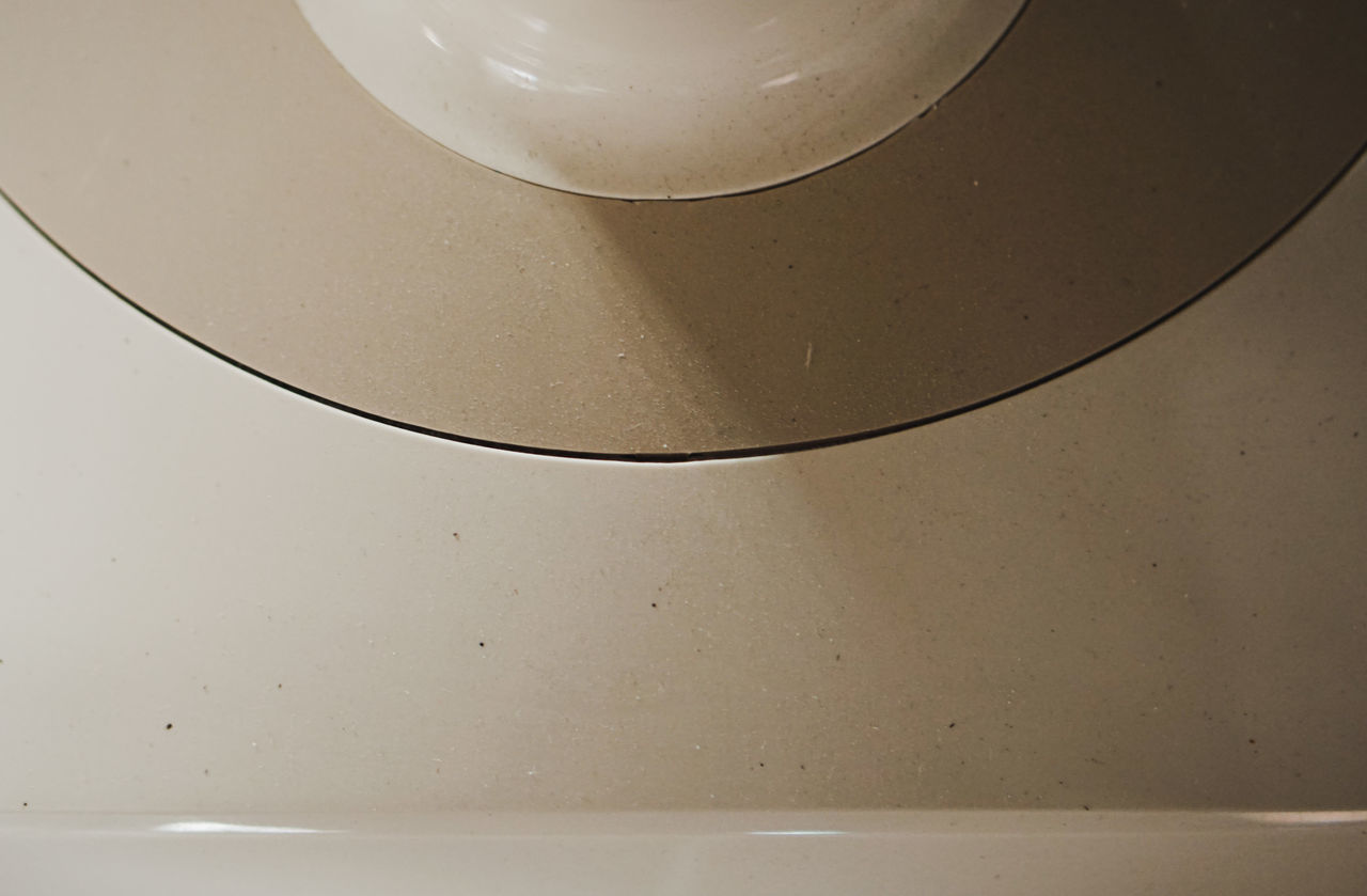 HIGH ANGLE VIEW OF BATHROOM ON TABLE