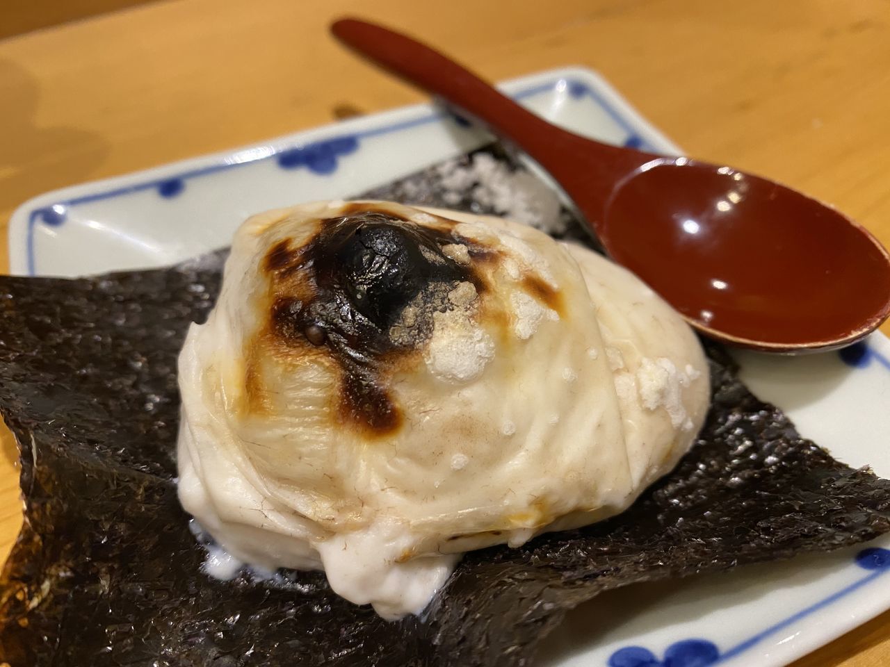 HIGH ANGLE VIEW OF ICE CREAM ON PLATE