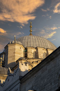 Turkish mosque surface gradients at sundown.