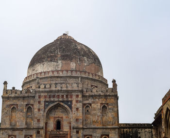 Mughal architecture inside lodhi gardens, delhi, india, beautiful architecture inside three-domed