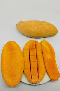 Close-up of orange slices on table