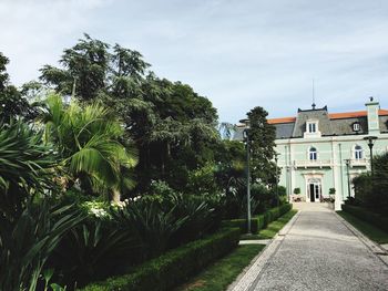 Building with trees in background