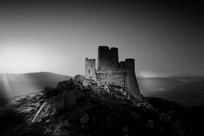 Old ruins of building against sky