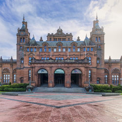 Kelvingrove museum, glasgow, scotland, in the morning
