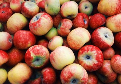 Full frame shot of apples