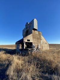 Old farm on the prairie z
