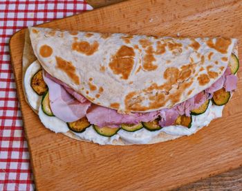 Close-up of bread on cutting board