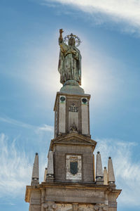 Monument of king-christ statue 