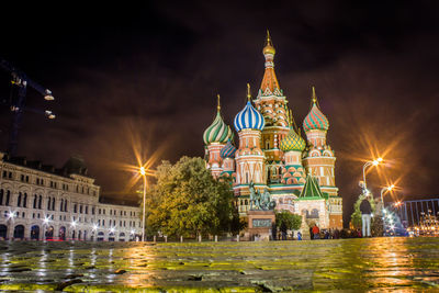 St basil cathedral against sky at night